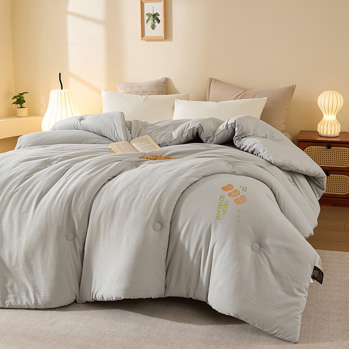 91家纺网 家纺一手货源 找家纺 娇逸家居 2025新款云朵棉软糯糯纯色小鲜豆被被子被芯 小鲜豆灰