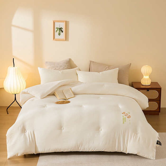 91家纺网 家纺一手货源 找家纺 娇逸家居 2025新款云朵棉软糯糯纯色小鲜豆被被子被芯 小鲜豆白