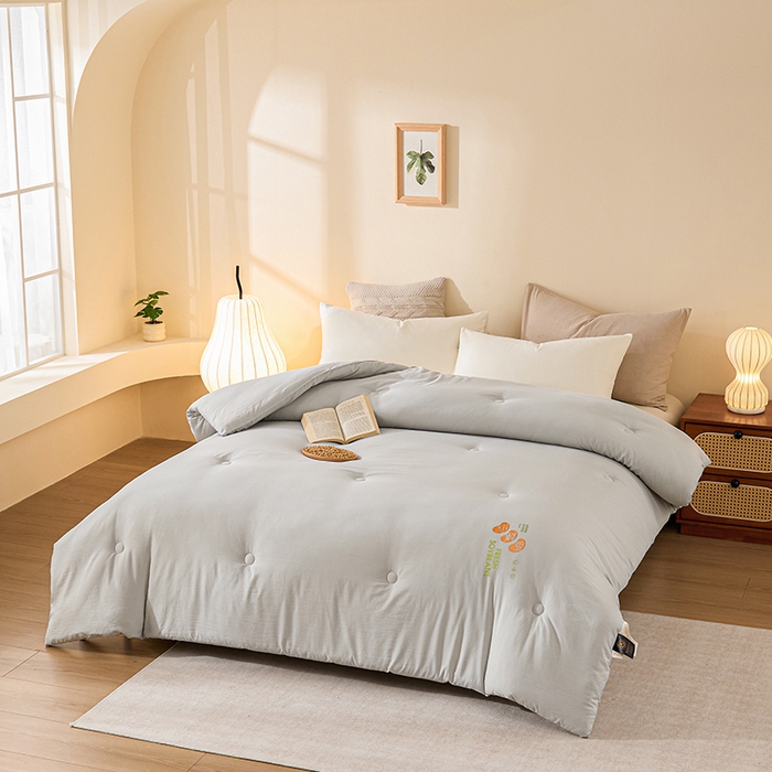 91家纺网 家纺一手货源 找家纺 娇逸家居 2025新款云朵棉软糯糯纯色小鲜豆被被子被芯 小鲜豆灰