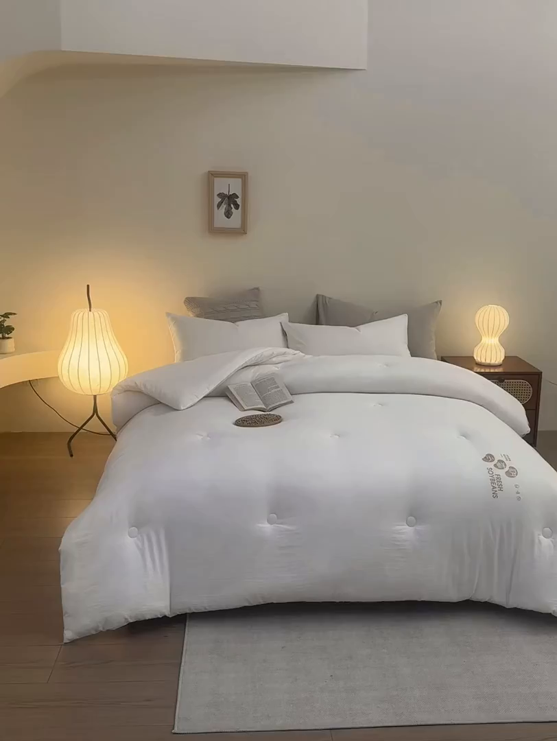 91家纺网 家纺一手货源 找家纺 （总）娇逸家居 2025新款云朵棉软糯糯纯色小鲜豆被被子被芯