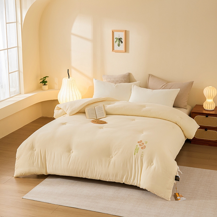 91家纺网 家纺一手货源 找家纺 娇逸家居 2025新款云朵棉软糯糯纯色小鲜豆被被子被芯 小鲜豆米