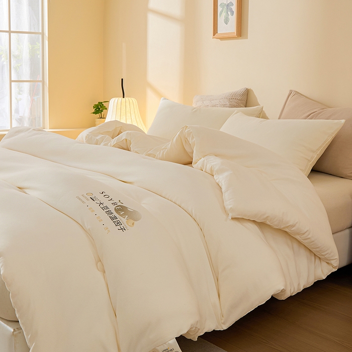 91家纺网 家纺一手货源 找家纺 娇逸家居 2025新款云朵棉软糯糯小鲜豆小方格提花豆腐被被子被芯 提花豆腐白