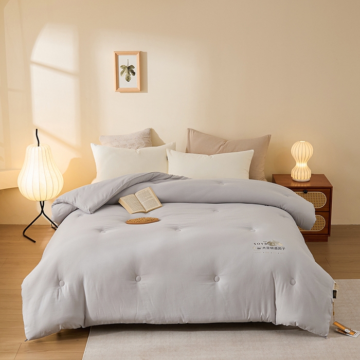 91家纺网 家纺一手货源 找家纺 娇逸家居 2025新款云朵棉软糯糯小鲜豆小方格提花豆腐被被子被芯 提花豆腐灰