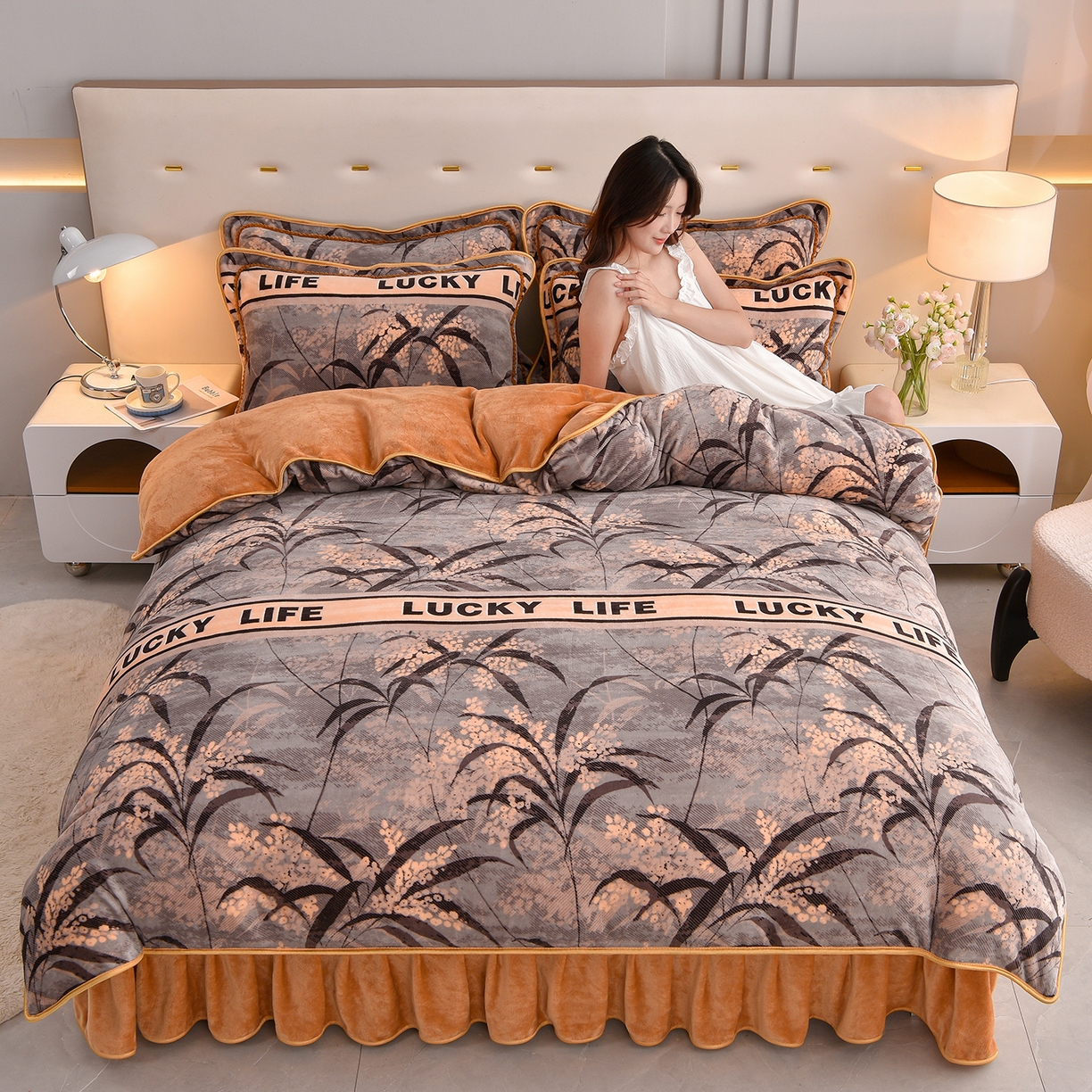 91家纺网 家纺一手货源 找家纺 (总)赛丽雅 2025新款牛奶绒床裙四件套8-9斤法莱绒直播爆款日产2万套