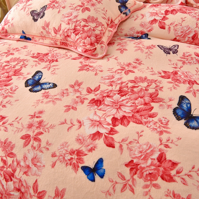 91家纺网 家纺一手货源 找家纺 赛丽雅 2025新款牛奶绒床裙四件套8-9斤法莱绒直播爆款日产2万套 蝶舞-粉