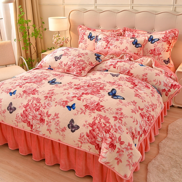 91家纺网 家纺一手货源 找家纺 赛丽雅 2025新款牛奶绒床裙四件套8-9斤法莱绒直播爆款日产2万套 蝶舞-粉