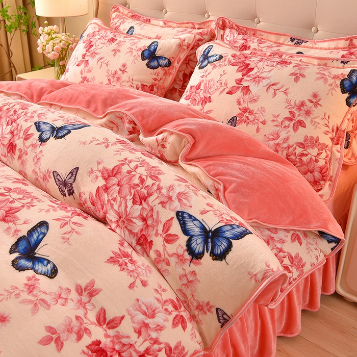 91家纺网 家纺一手货源 找家纺 赛丽雅 2025新款牛奶绒床裙四件套8-9斤法莱绒直播爆款日产2万套 蝶舞-粉