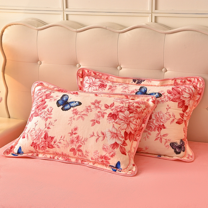 91家纺网 家纺一手货源 找家纺 赛丽雅 2025新款牛奶绒床裙四件套8-9斤法莱绒直播爆款日产2万套 蝶舞-粉