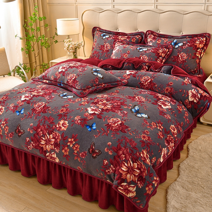 91家纺网 家纺一手货源 找家纺 赛丽雅 2025新款牛奶绒床裙四件套8-9斤法莱绒直播爆款日产2万套 蝶舞-红