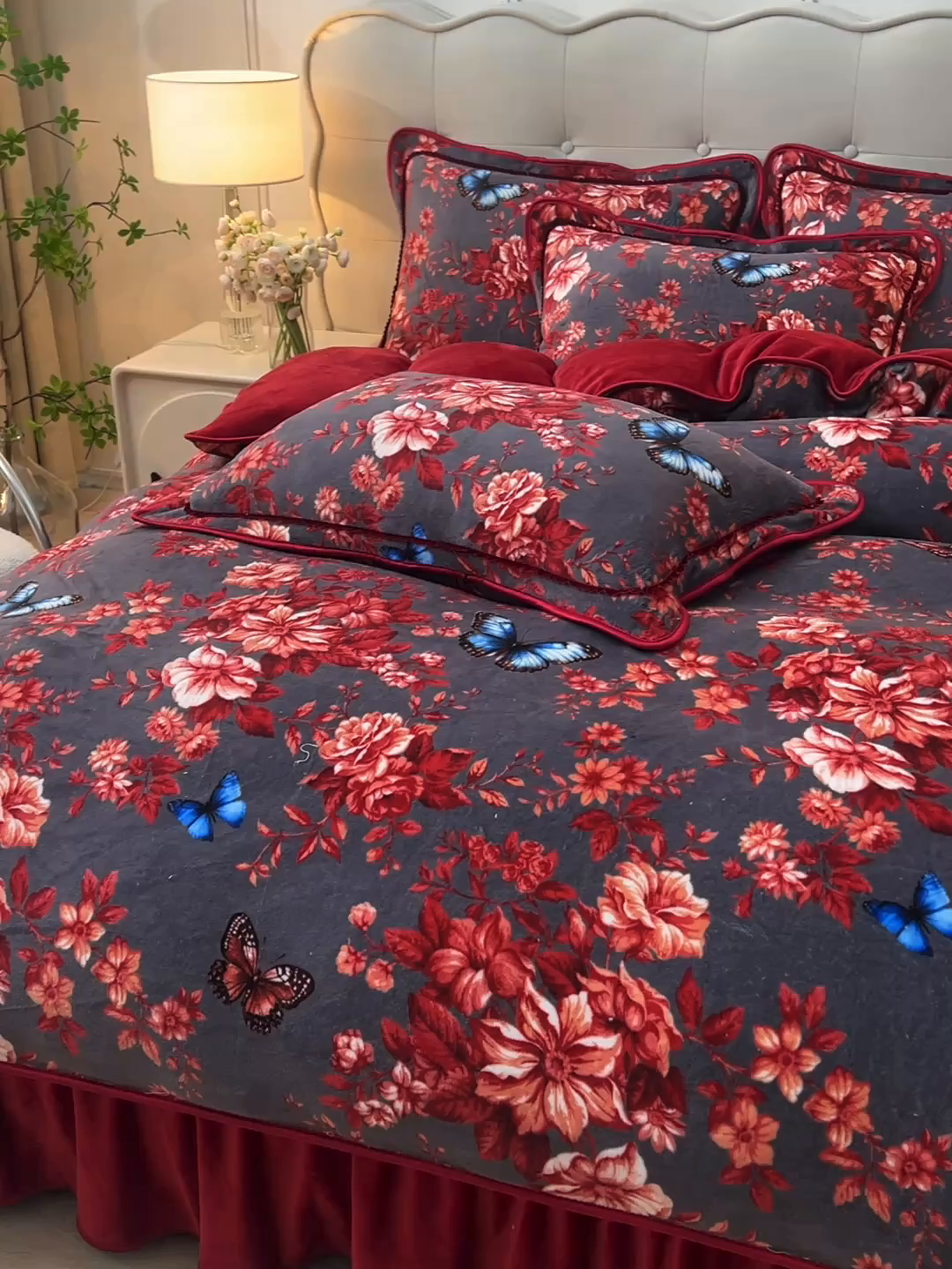 91家纺网 家纺一手货源 找家纺 赛丽雅 2025新款牛奶绒床裙四件套8-9斤法莱绒直播爆款日产2万套 蝶舞-红