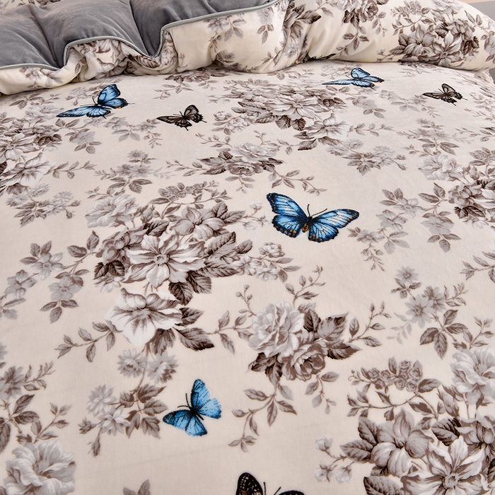 91家纺网 家纺一手货源 找家纺 赛丽雅 2025新款牛奶绒床裙四件套8-9斤法莱绒直播爆款日产2万套 蝶舞-灰