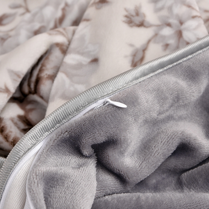 91家纺网 家纺一手货源 找家纺 赛丽雅 2025新款牛奶绒床裙四件套8-9斤法莱绒直播爆款日产2万套 蝶舞-灰