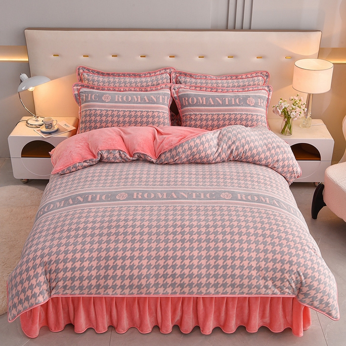 91家纺网 家纺一手货源 找家纺 赛丽雅 2025新款牛奶绒床裙四件套8-9斤法莱绒直播爆款日产2万套 千鸟格