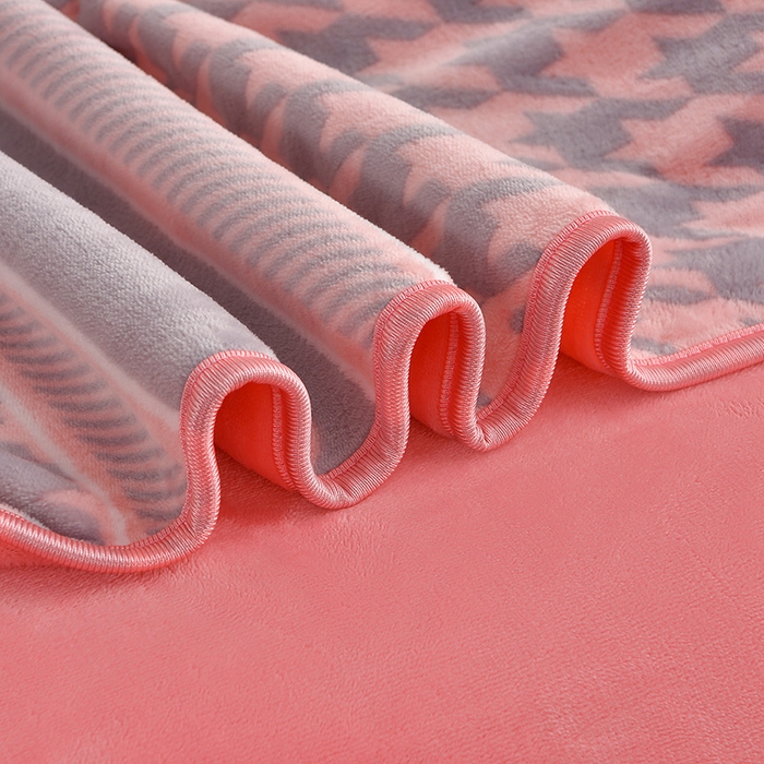 91家纺网 家纺一手货源 找家纺 赛丽雅 2025新款牛奶绒床裙四件套8-9斤法莱绒直播爆款日产2万套 千鸟格