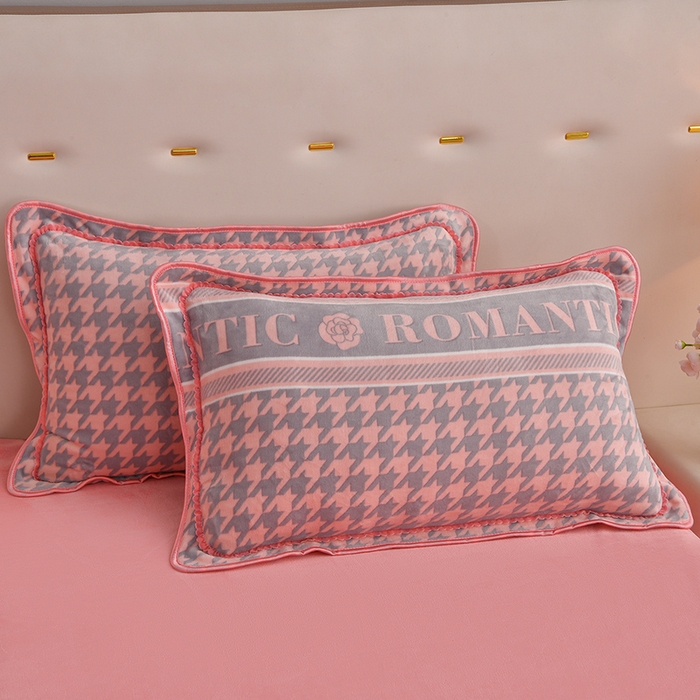 91家纺网 家纺一手货源 找家纺 赛丽雅 2025新款牛奶绒床裙四件套8-9斤法莱绒直播爆款日产2万套 千鸟格