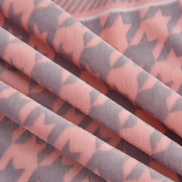 91家纺网 家纺一手货源 找家纺 赛丽雅 2025新款牛奶绒床裙四件套8-9斤法莱绒直播爆款日产2万套 千鸟格