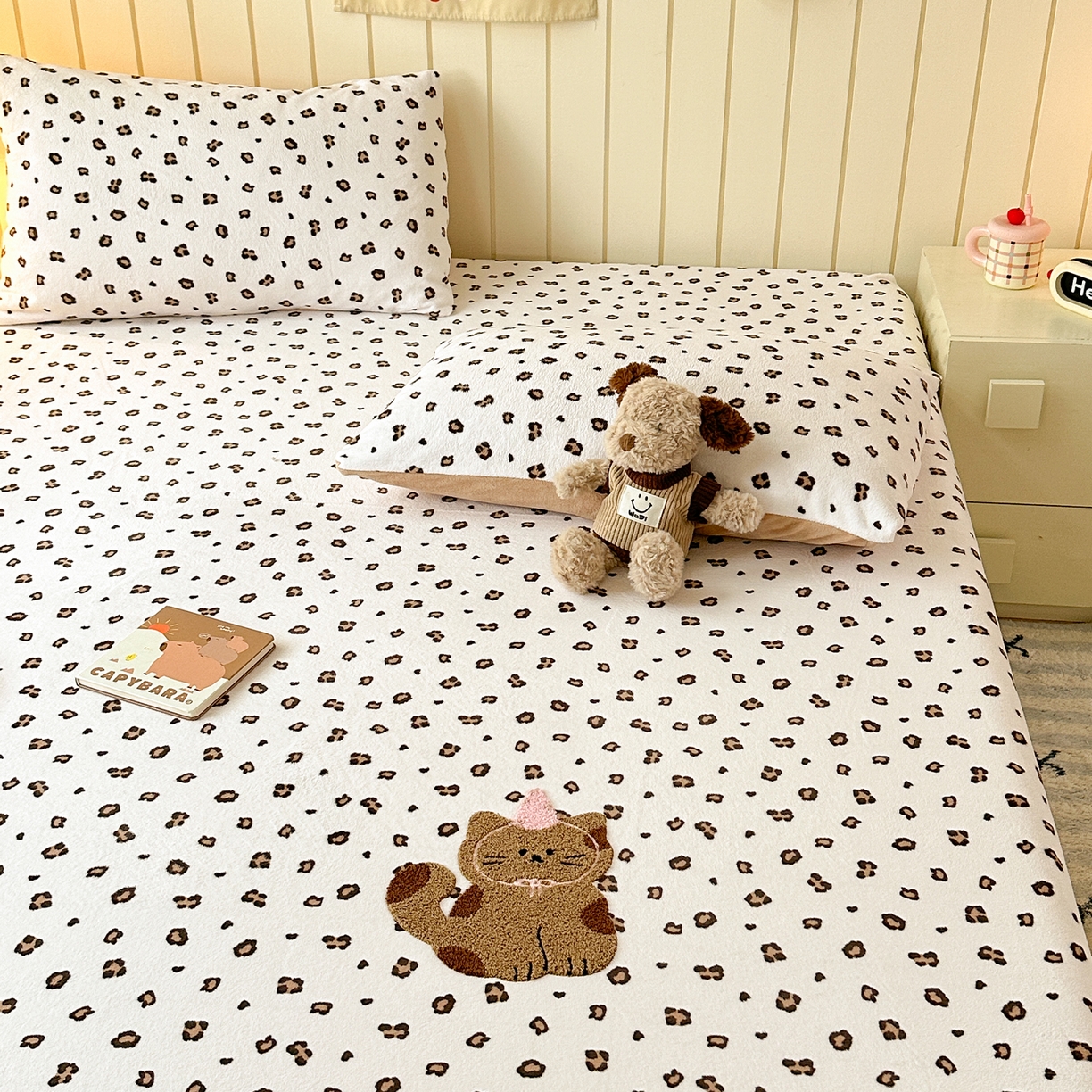 91家纺网 家纺一手货源 找家纺 （总）云尚床笠 2025新款亲肤舒适毛巾绣牛奶绒加厚单床笠单品床笠单件床笠-卡通猫