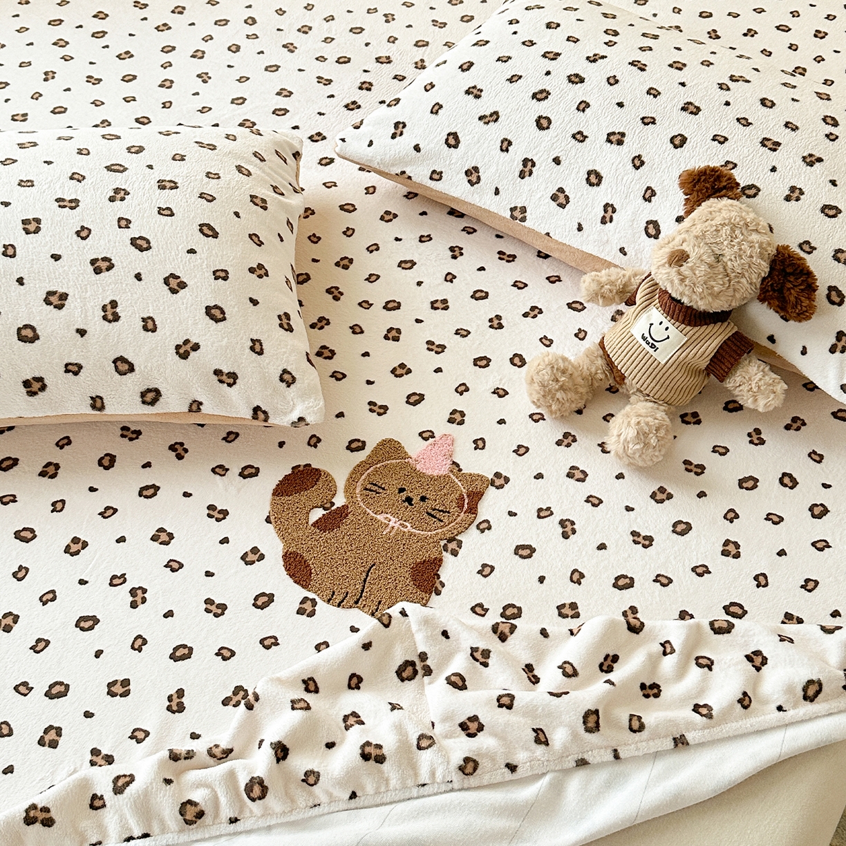 91家纺网 家纺一手货源 找家纺 （总）云尚床笠 2025新款亲肤舒适毛巾绣牛奶绒加厚单床笠单品床笠单件床笠-卡通猫