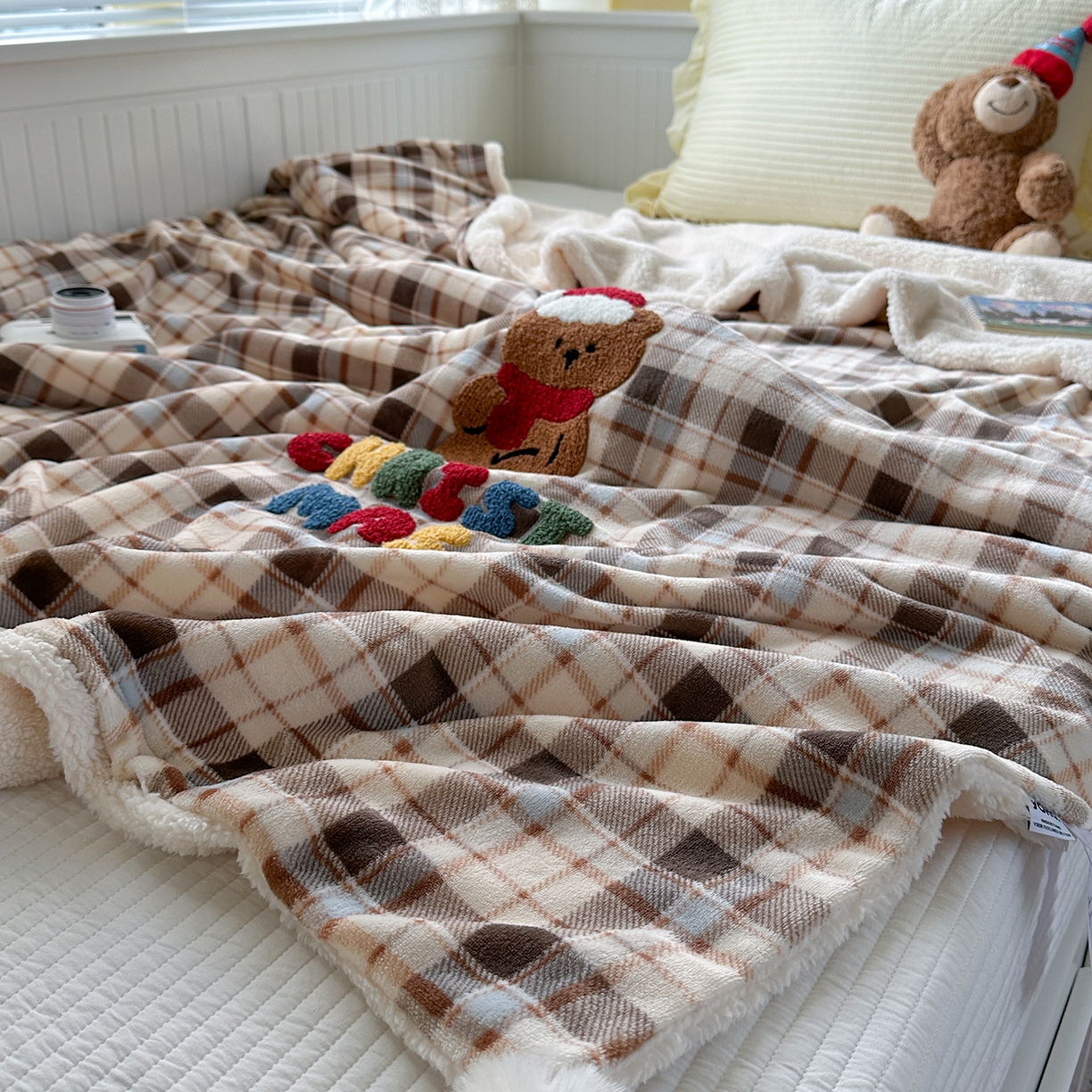 91家纺网 家纺一手货源 找家纺 有货 2025新款圣诞系列暖芙舒绵绒多功能被套毯 姜饼熊-被套毯