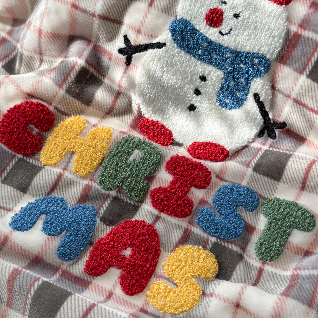 91家纺网 家纺一手货源 找家纺 有货 2025新款圣诞系列暖芙舒绵绒多功能被套毯 雪人-被套毯