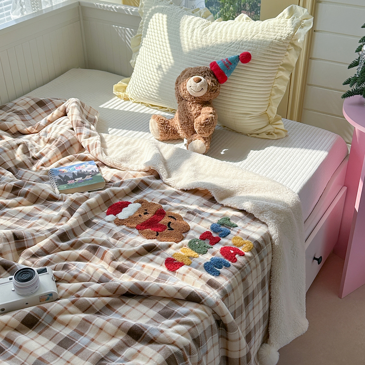 91家纺网 家纺一手货源 找家纺 有货 2025新款圣诞系列暖芙舒绵绒多功能被套毯 姜饼熊-被套毯