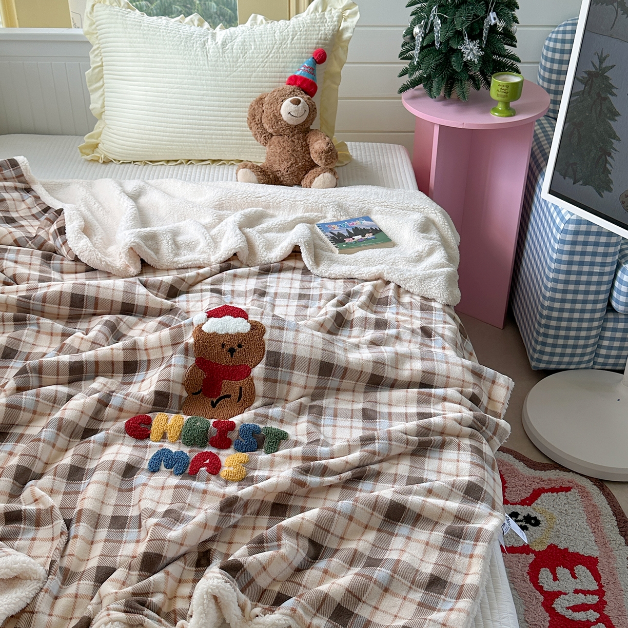 91家纺网 家纺一手货源 找家纺 有货 2025新款圣诞系列暖芙舒绵绒多功能被套毯 姜饼熊-被套毯