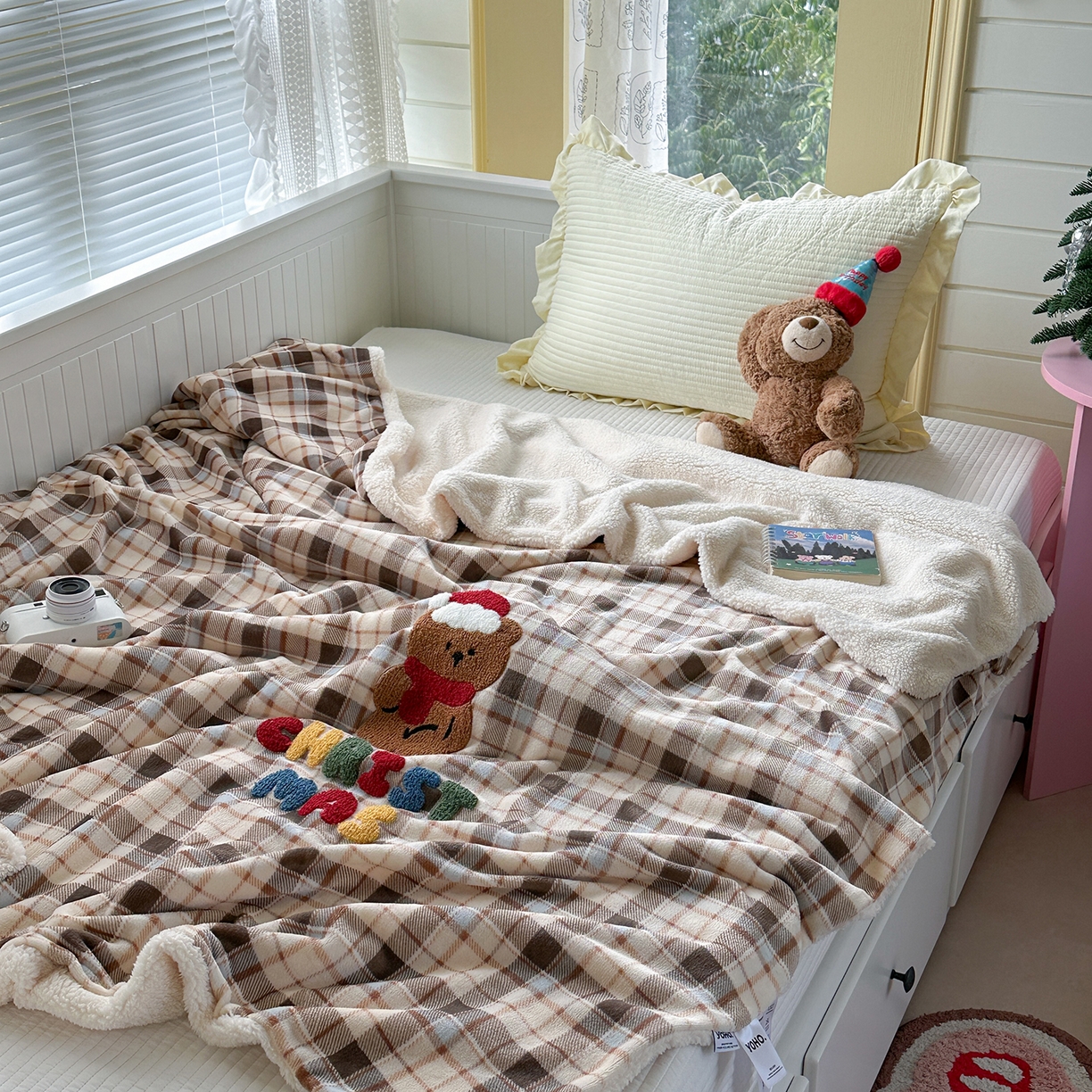 91家纺网 家纺一手货源 找家纺 有货 2025新款圣诞系列暖芙舒绵绒多功能被套毯 姜饼熊-被套毯