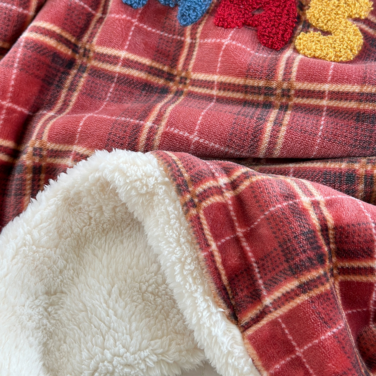 91家纺网 家纺一手货源 找家纺 有货 2025新款圣诞系列暖芙舒绵绒多功能被套毯 圣诞老人-被套毯