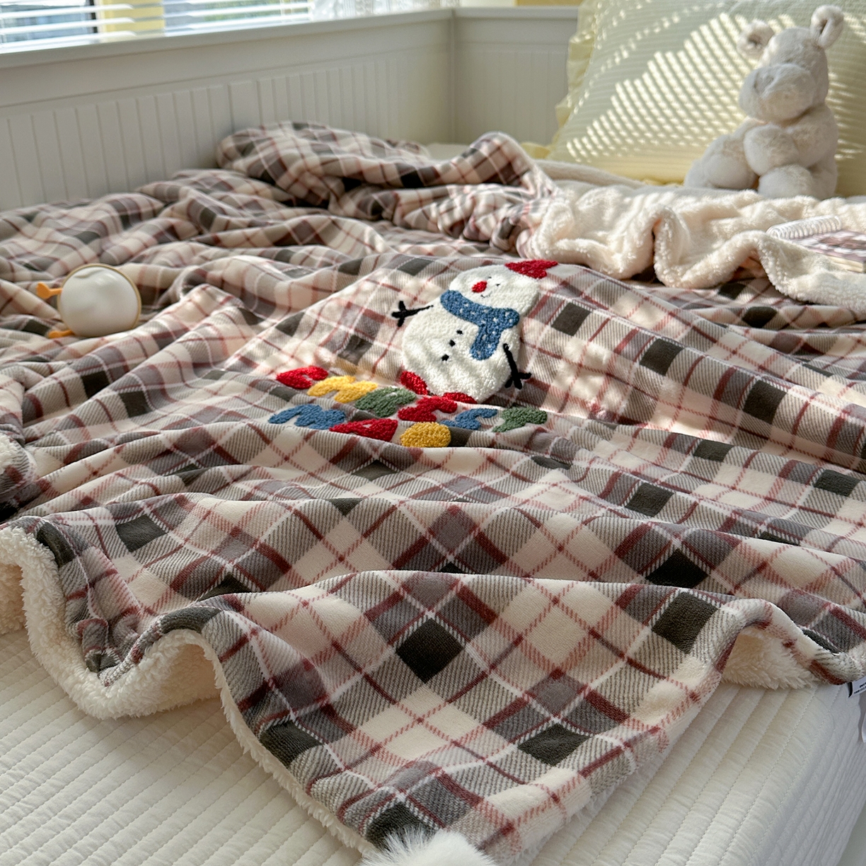 91家纺网 家纺一手货源 找家纺 有货 2025新款圣诞系列暖芙舒绵绒多功能被套毯 雪人-被套毯