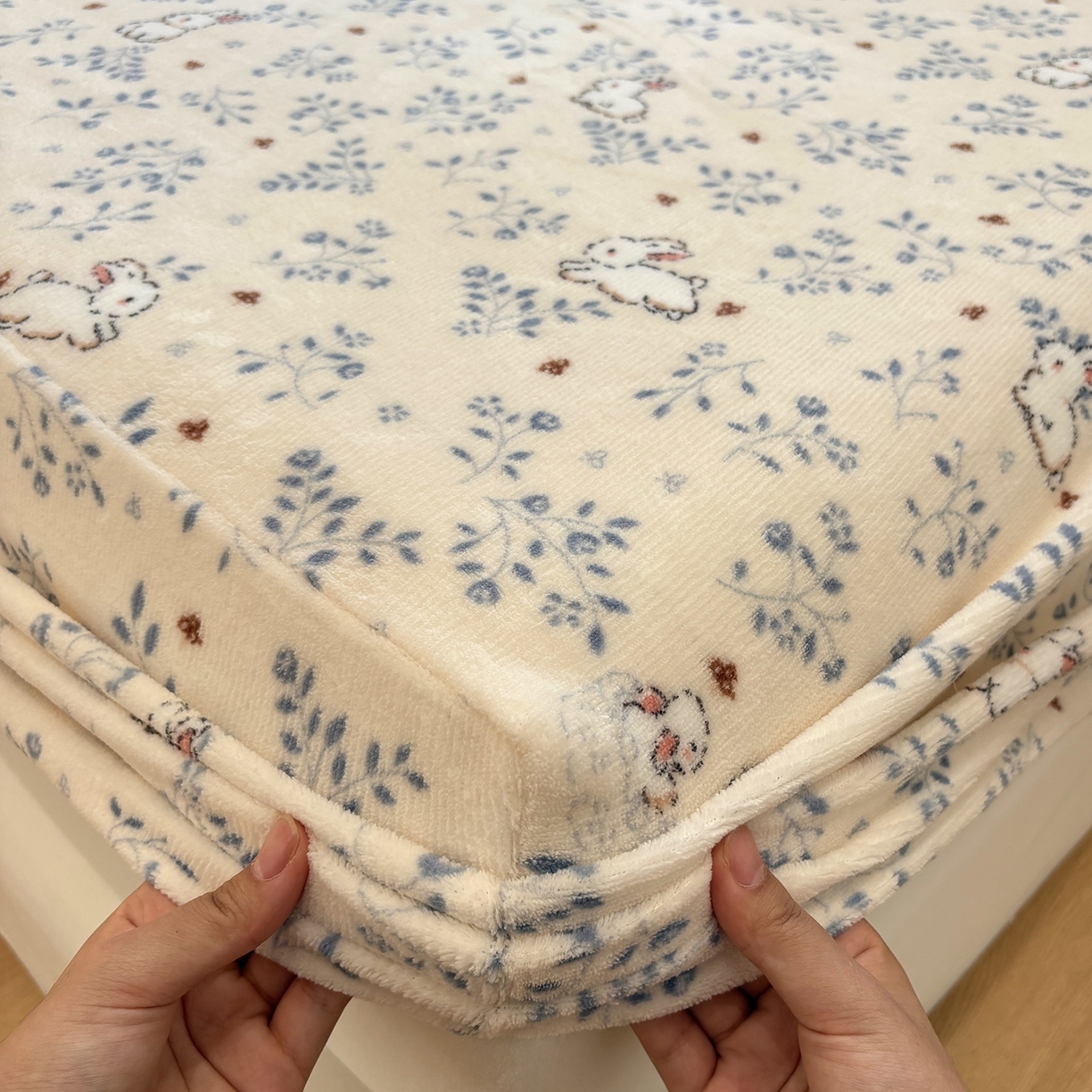 91家纺网 家纺一手货源 找家纺 （总）居眠 2025新款单层印花牛奶绒床笠