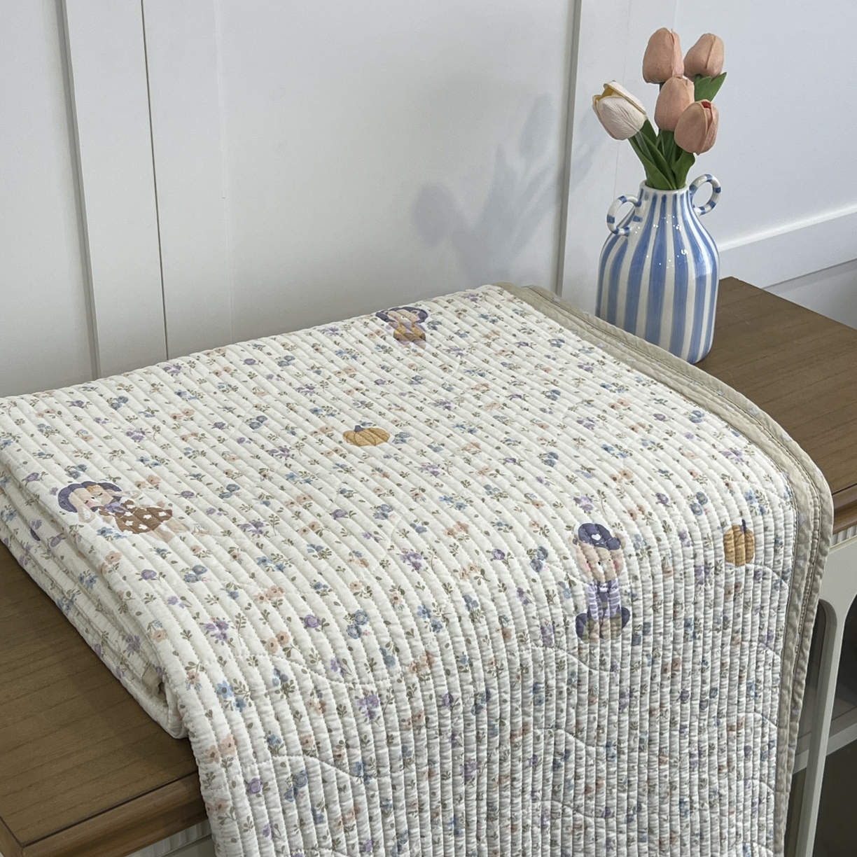 91家纺网 家纺一手货源 找家纺 沐纯家居 2025新款跑量款双面纯棉 棉花填充水洗床盖 碎花兔熊