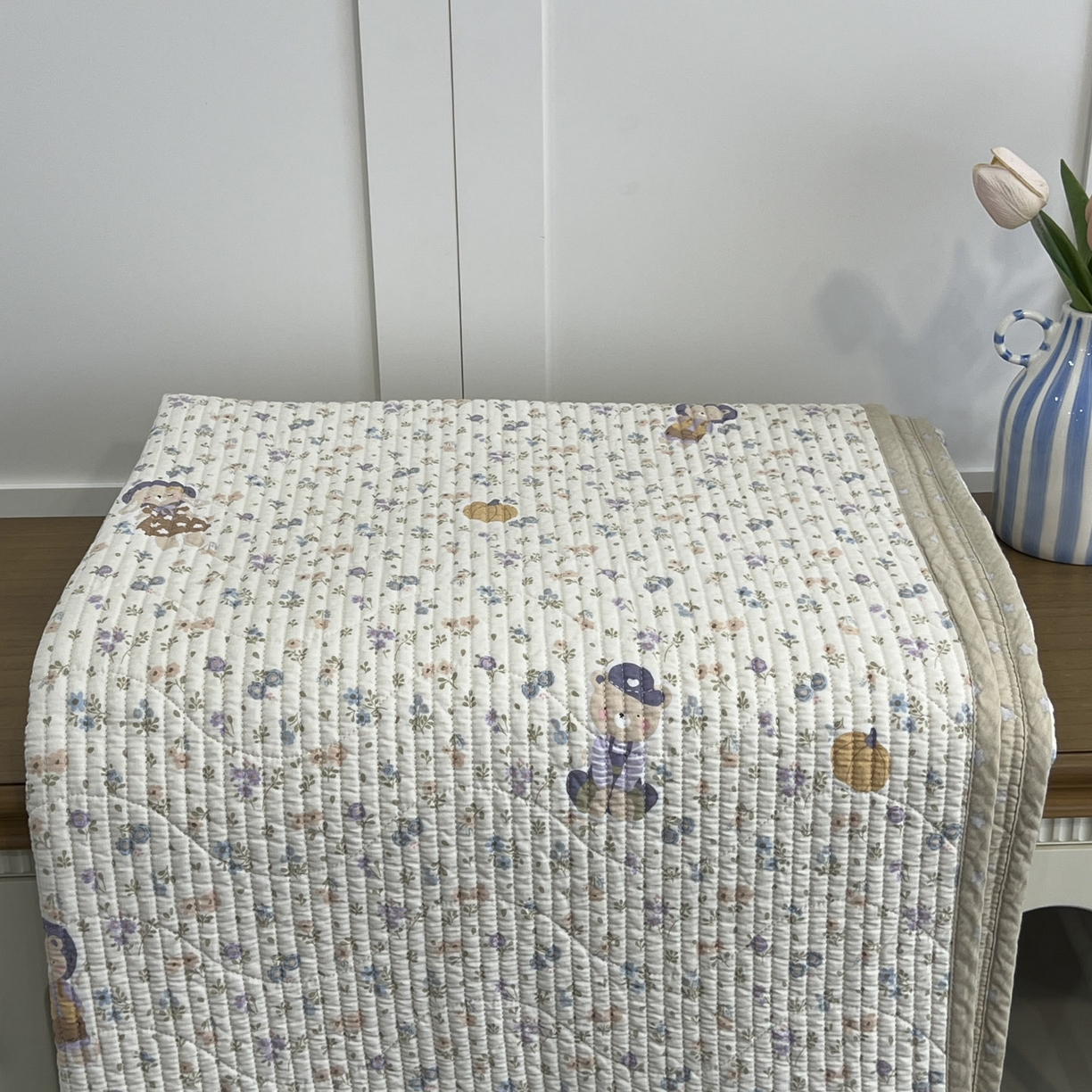 91家纺网 家纺一手货源 找家纺 沐纯家居 2025新款跑量款双面纯棉 棉花填充水洗床盖 碎花兔熊