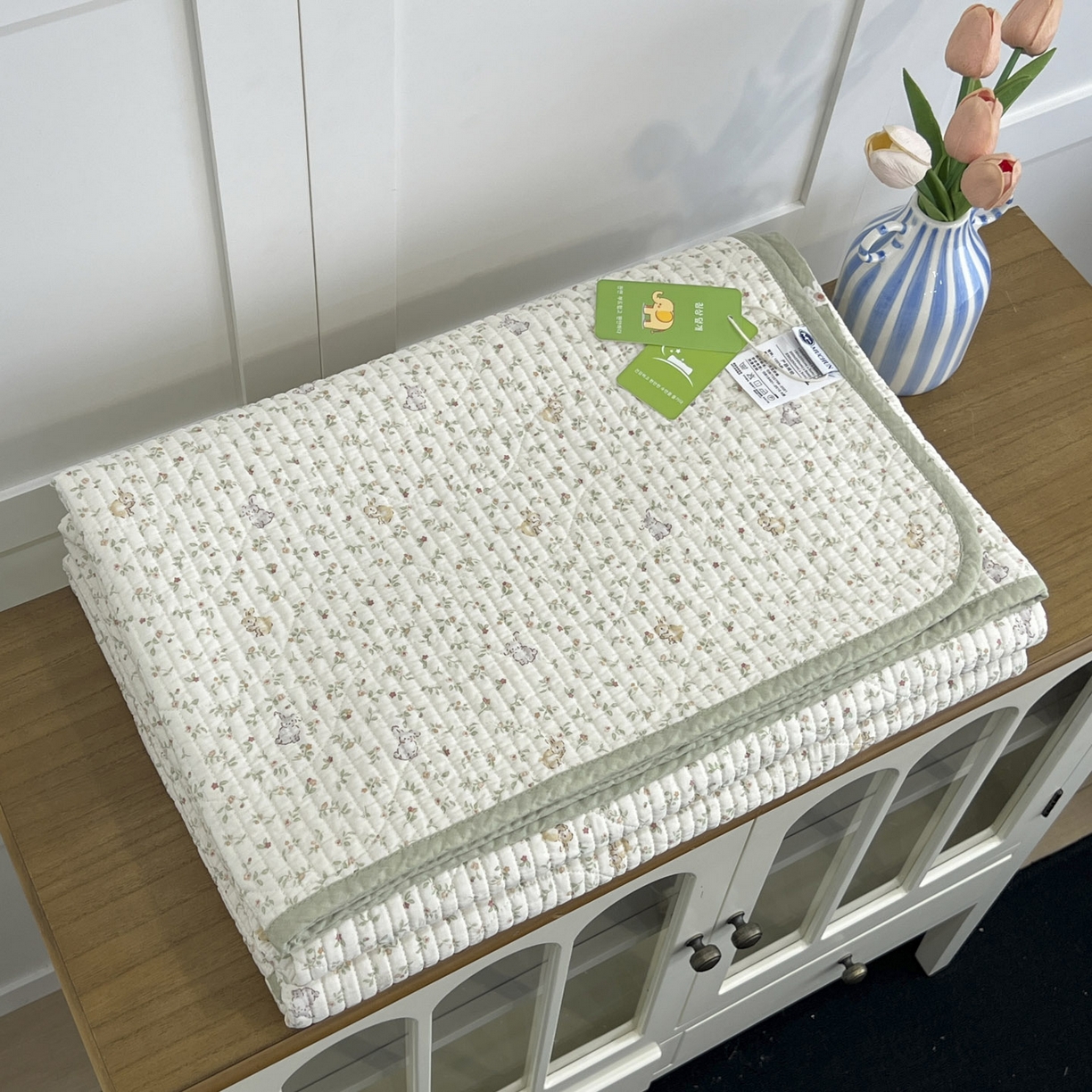 91家纺网 家纺一手货源 找家纺 沐纯家居 2025新款跑量款双面纯棉 棉花填充水洗床盖 清新兔语