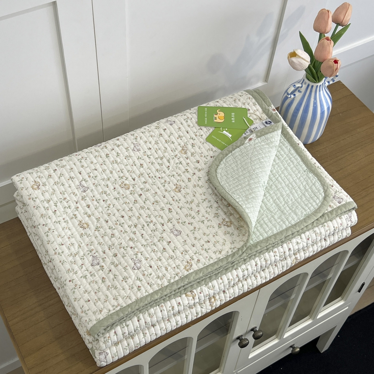 91家纺网 家纺一手货源 找家纺 沐纯家居 2025新款跑量款双面纯棉 棉花填充水洗床盖 清新兔语