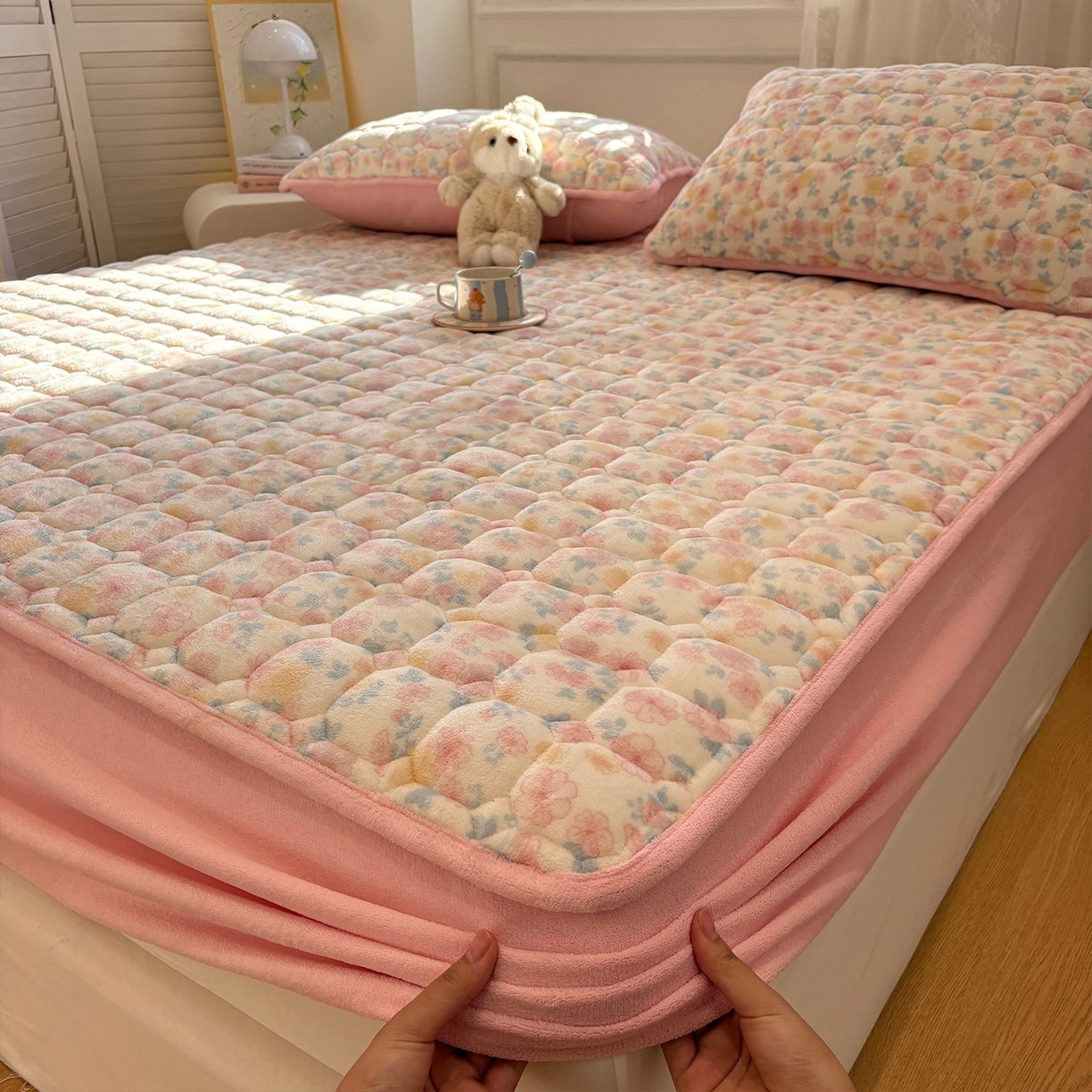 91家纺网 家纺一手货源 找家纺 （总）居眠 2025新款印花牛奶绒夹棉床笠