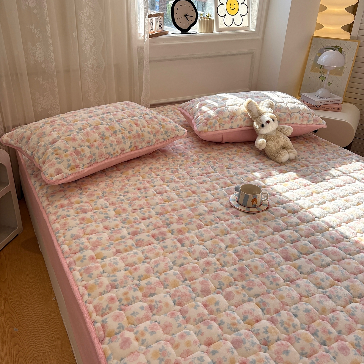 91家纺网 家纺一手货源 找家纺 （总）居眠 2025新款印花牛奶绒夹棉床笠