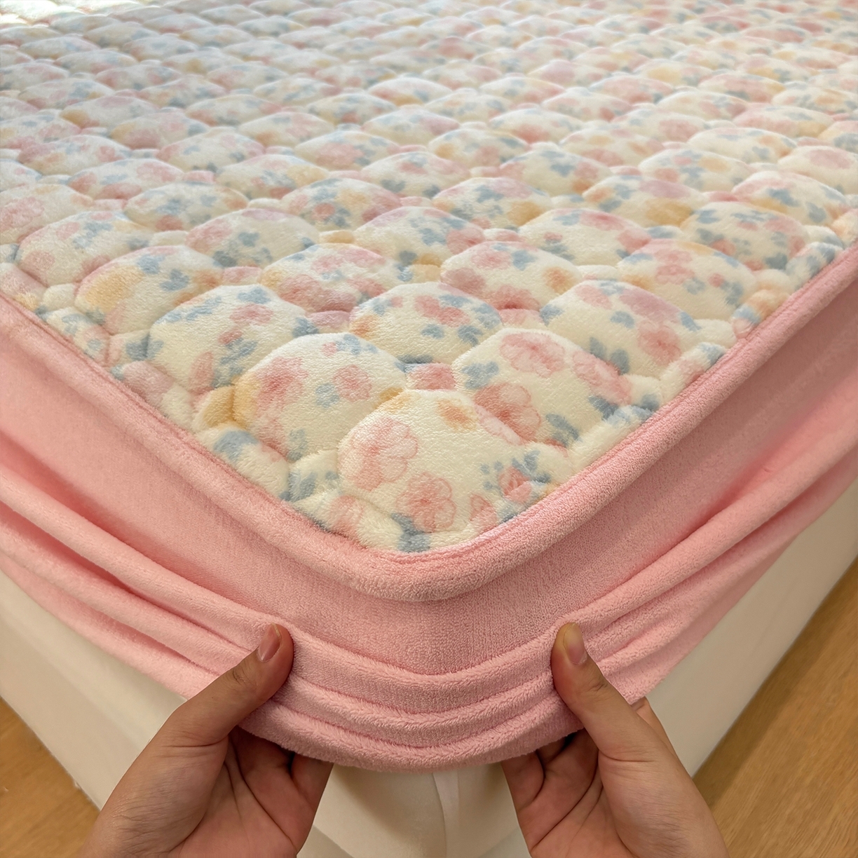 91家纺网 家纺一手货源 找家纺 （总）居眠 2025新款印花牛奶绒夹棉床笠