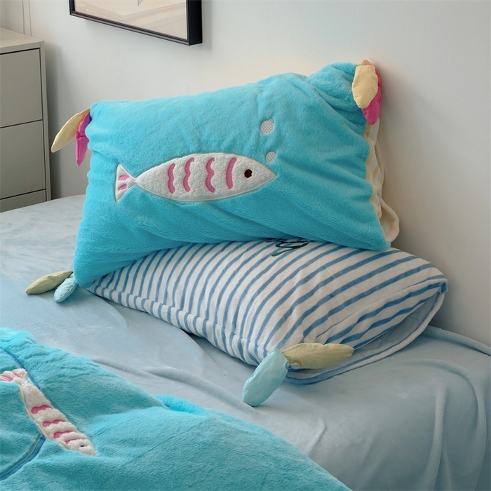 91家纺网 家纺一手货源 找家纺 （总）2023新款精致刺绣兔兔绒卡通四件套--好多鱼