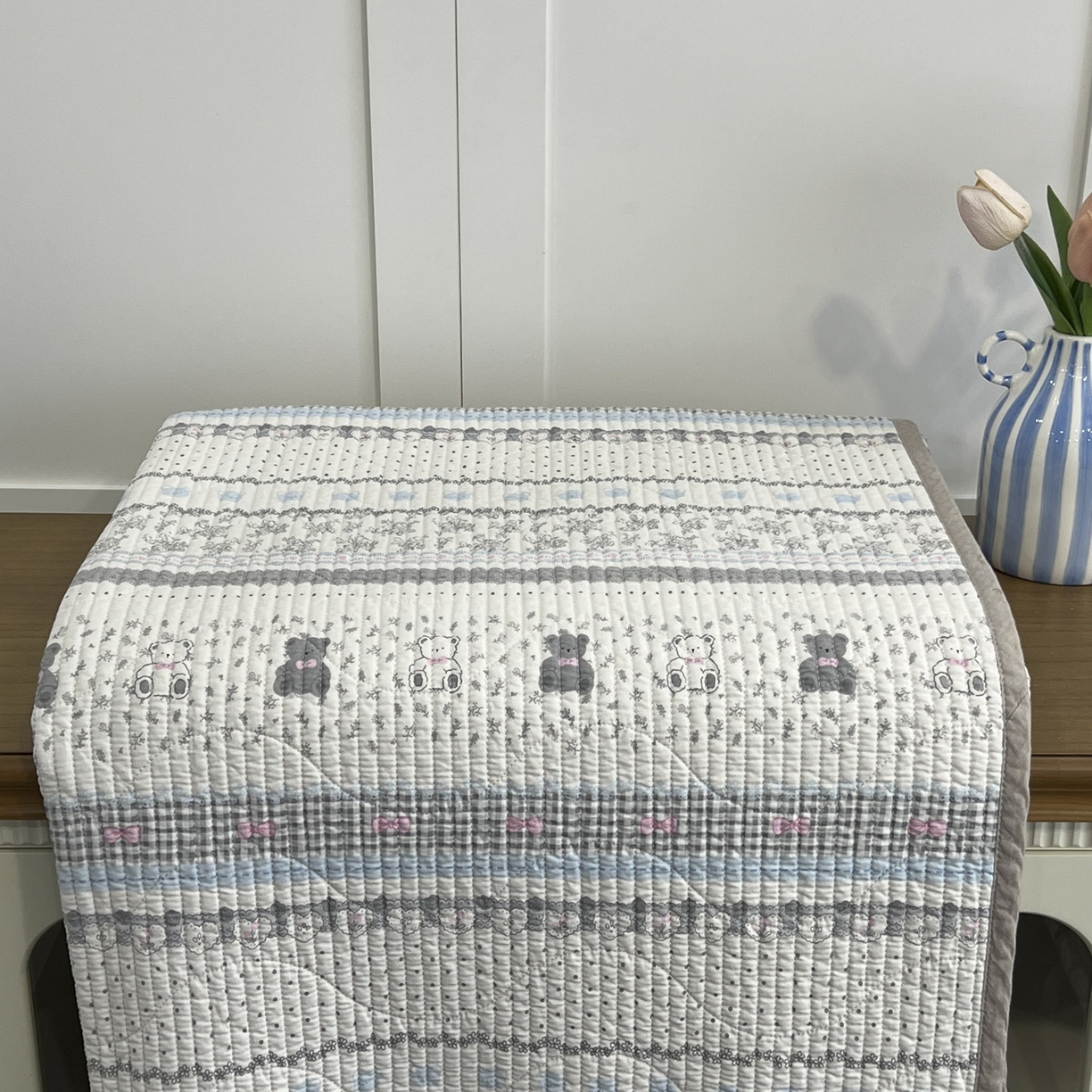 91家纺网 家纺一手货源 找家纺 沐纯家居 2025新款跑量款双面纯棉 棉花填充水洗床盖 冰格维尼