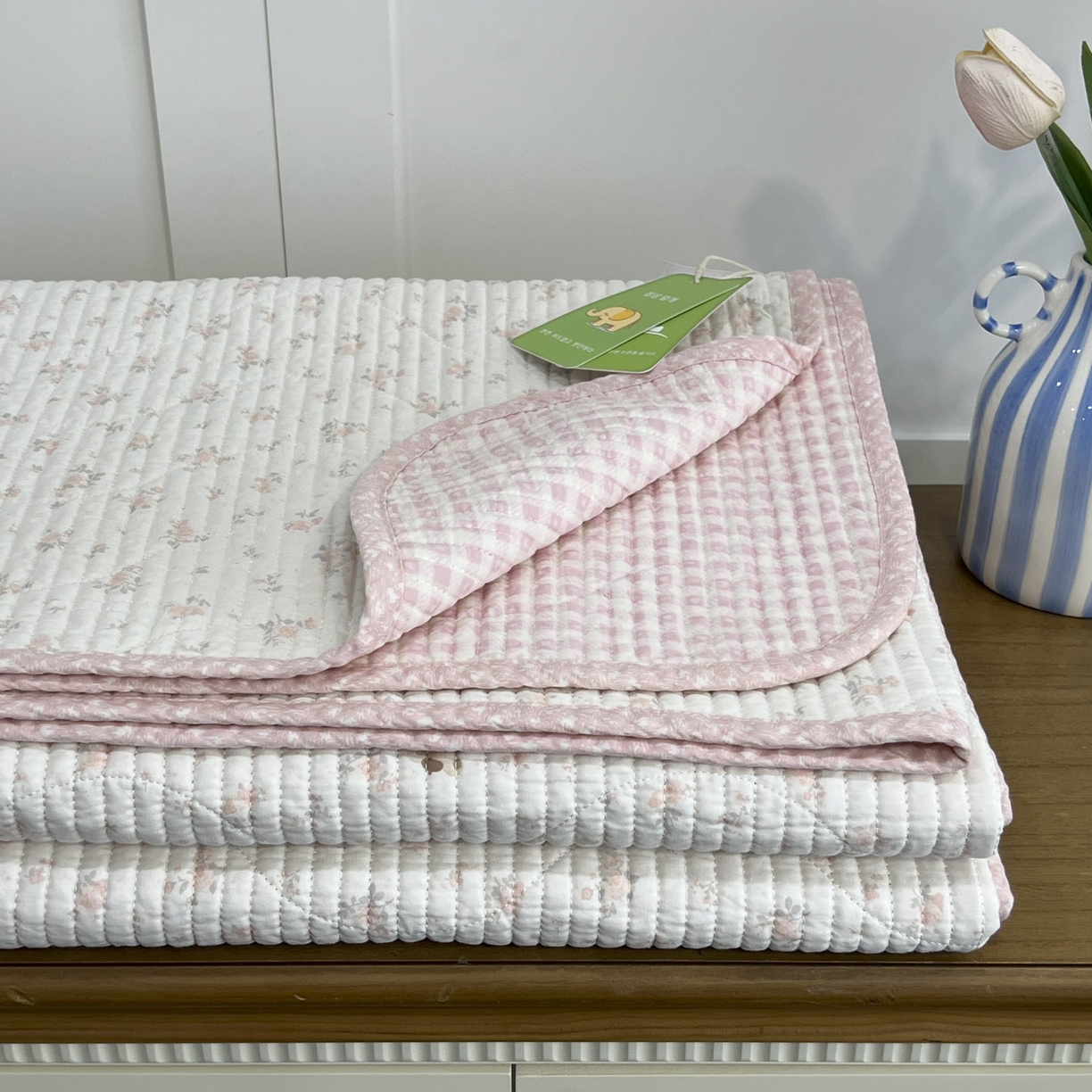 91家纺网 家纺一手货源 找家纺 沐纯家居 2025新款跑量款双面纯棉 棉花填充水洗床盖 花丛小熊