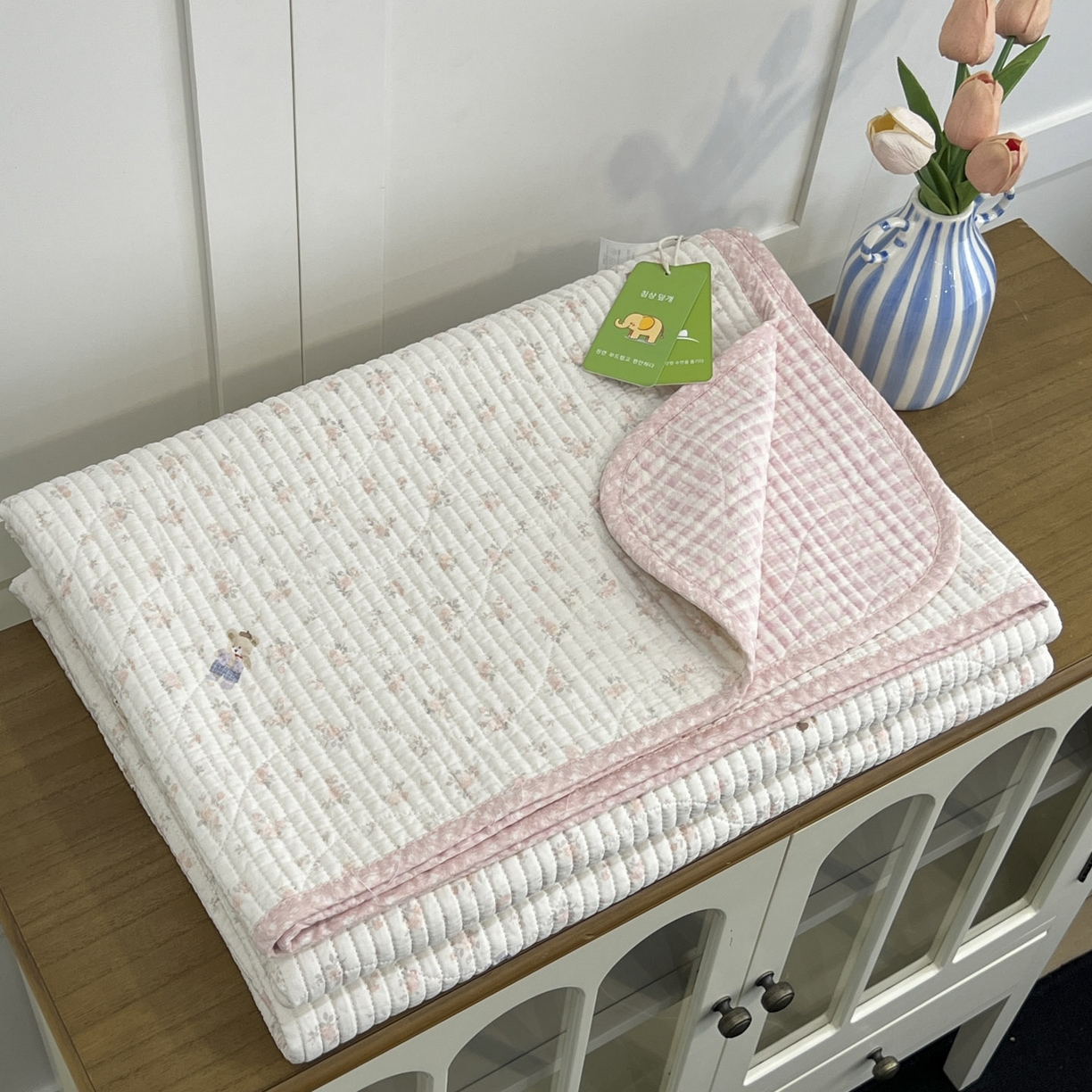 91家纺网 家纺一手货源 找家纺 沐纯家居 2025新款跑量款双面纯棉 棉花填充水洗床盖 花丛小熊