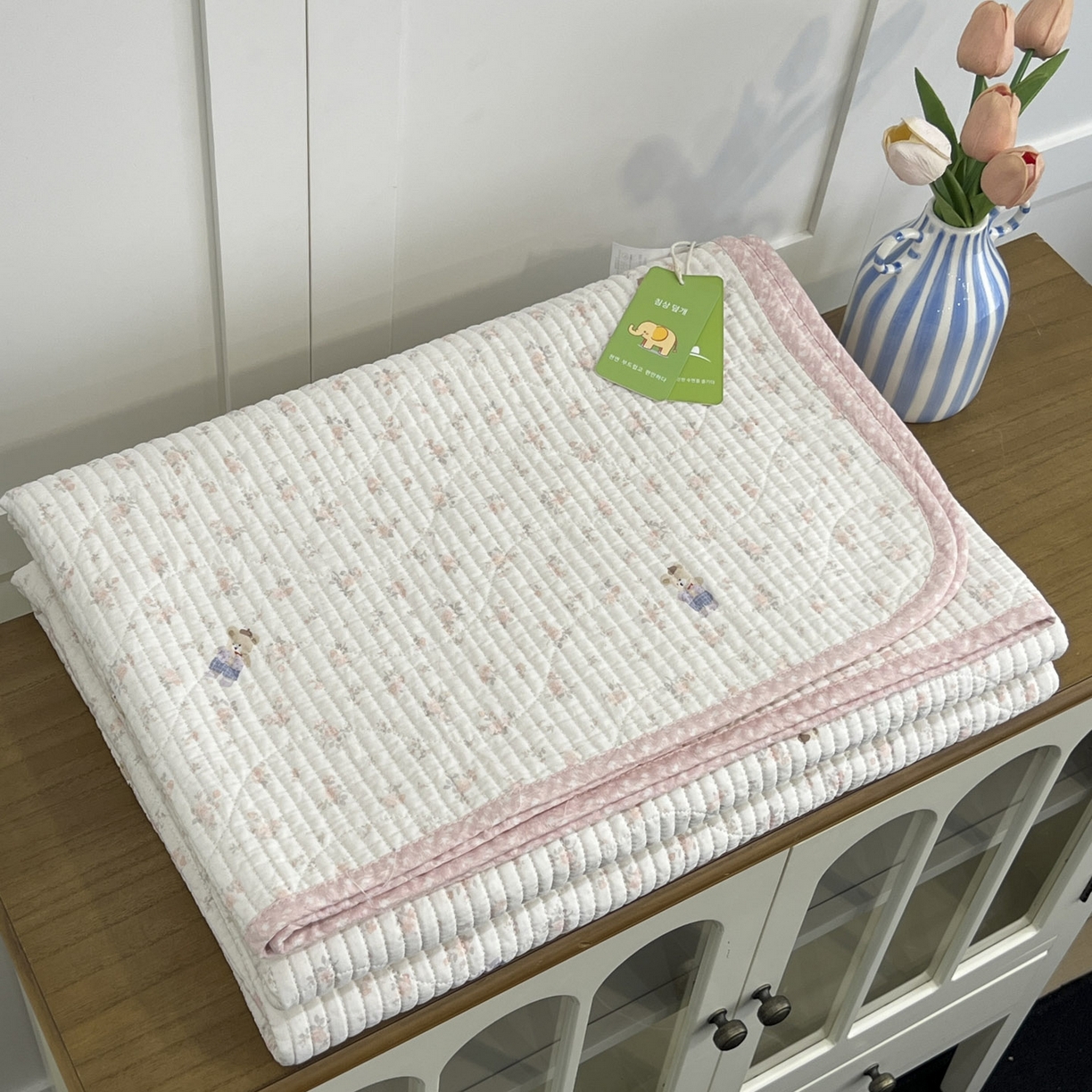 91家纺网 家纺一手货源 找家纺 沐纯家居 2025新款跑量款双面纯棉 棉花填充水洗床盖 花丛小熊