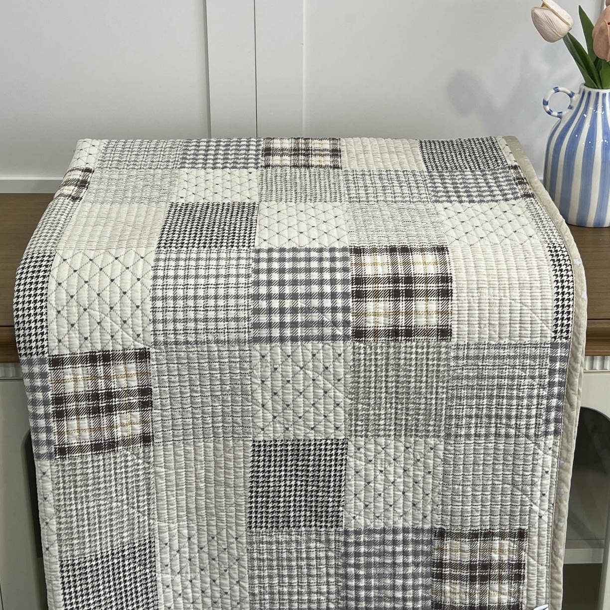 91家纺网 家纺一手货源 找家纺 沐纯家居 2025新款跑量款双面纯棉 棉花填充水洗床盖 布依格-米