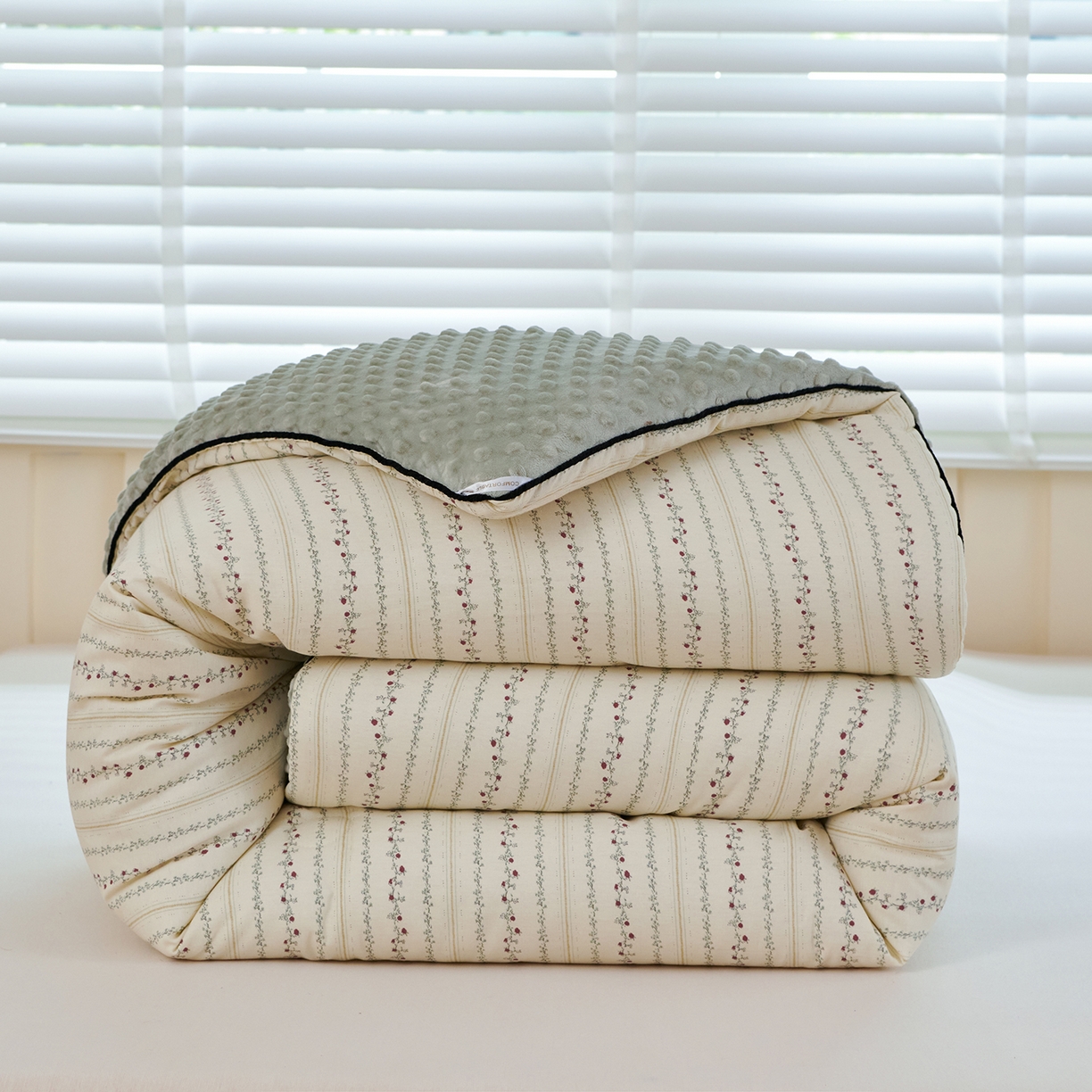 91家纺网 家纺一手货源 找家纺 缔锦家纺 2025新款软糯全棉豆豆被被子被芯 青芷