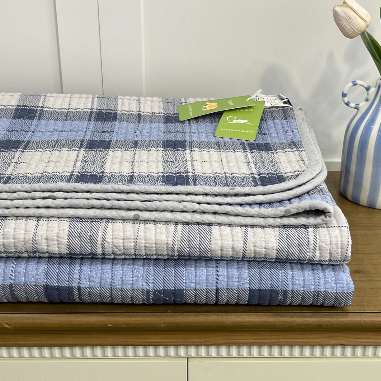 91家纺网 家纺一手货源 找家纺 沐纯家居 2025新款跑量款双面纯棉 棉花填充水洗床盖 蓝白格纹