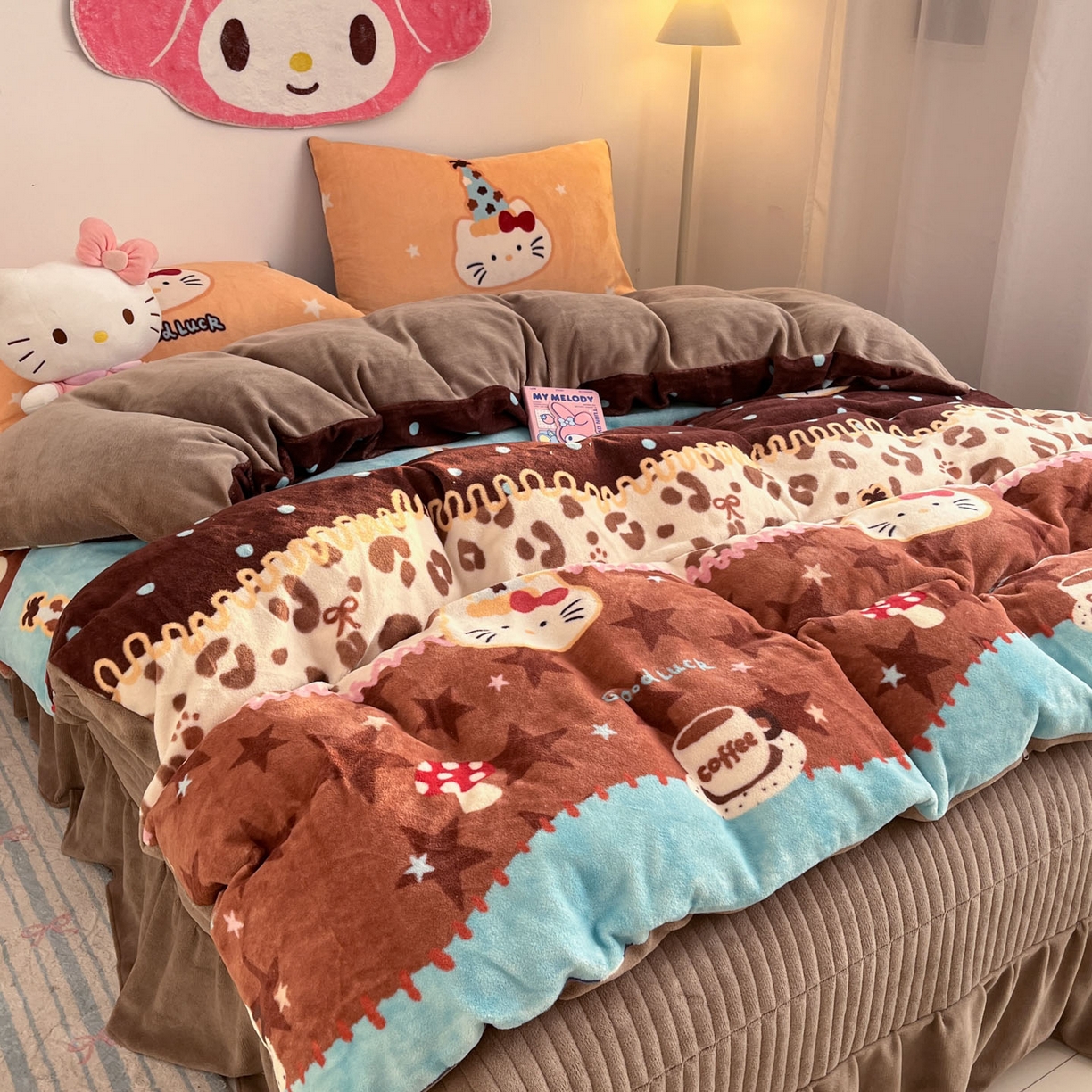 91家纺网 家纺一手货源 找家纺 （总）摩妮卡 2025新款牛奶绒枕套混搭卡通复古床盖四件套