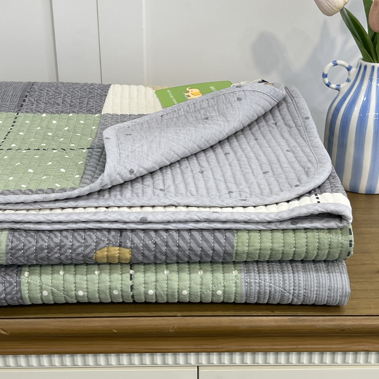 91家纺网 家纺一手货源 找家纺 沐纯家居 2025新款跑量款双面纯棉 棉花填充水洗床盖 浪漫绿格