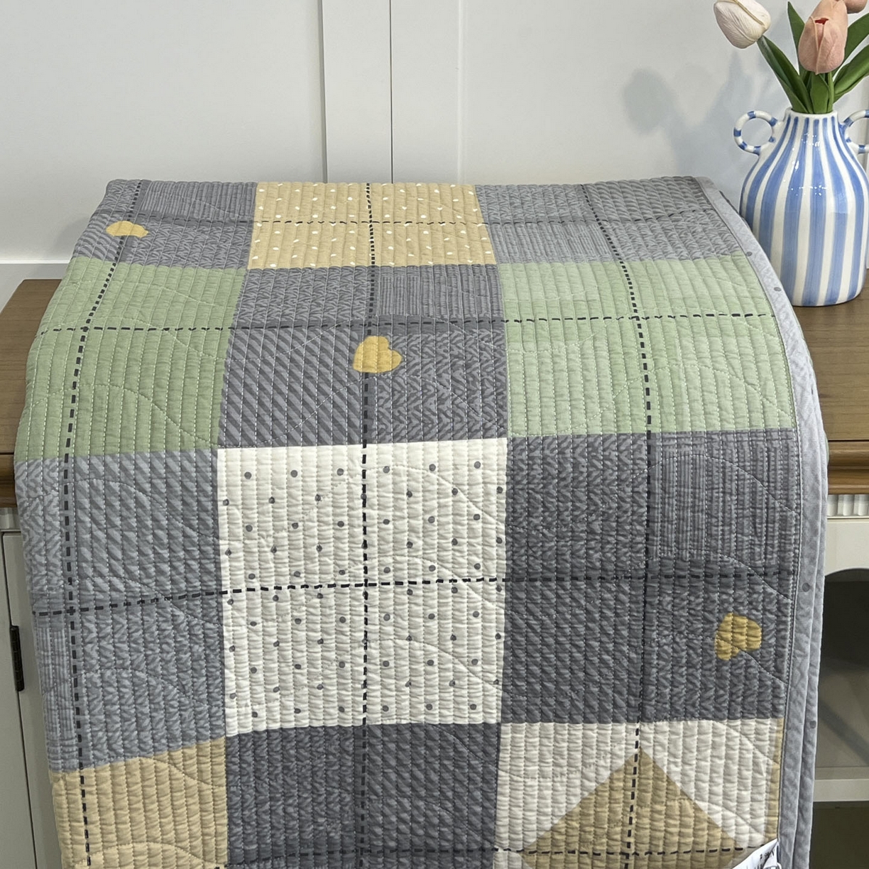 91家纺网 家纺一手货源 找家纺 沐纯家居 2025新款跑量款双面纯棉 棉花填充水洗床盖 浪漫绿格