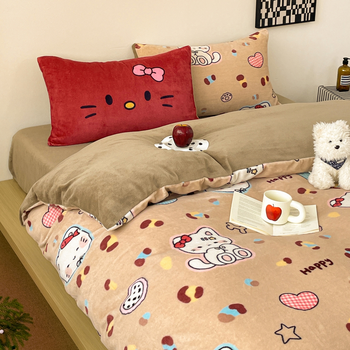 91家纺网 家纺一手货源 找家纺 摩妮卡 2025新款牛奶绒枕套混搭卡通复古床盖四件套 豹纹小猫