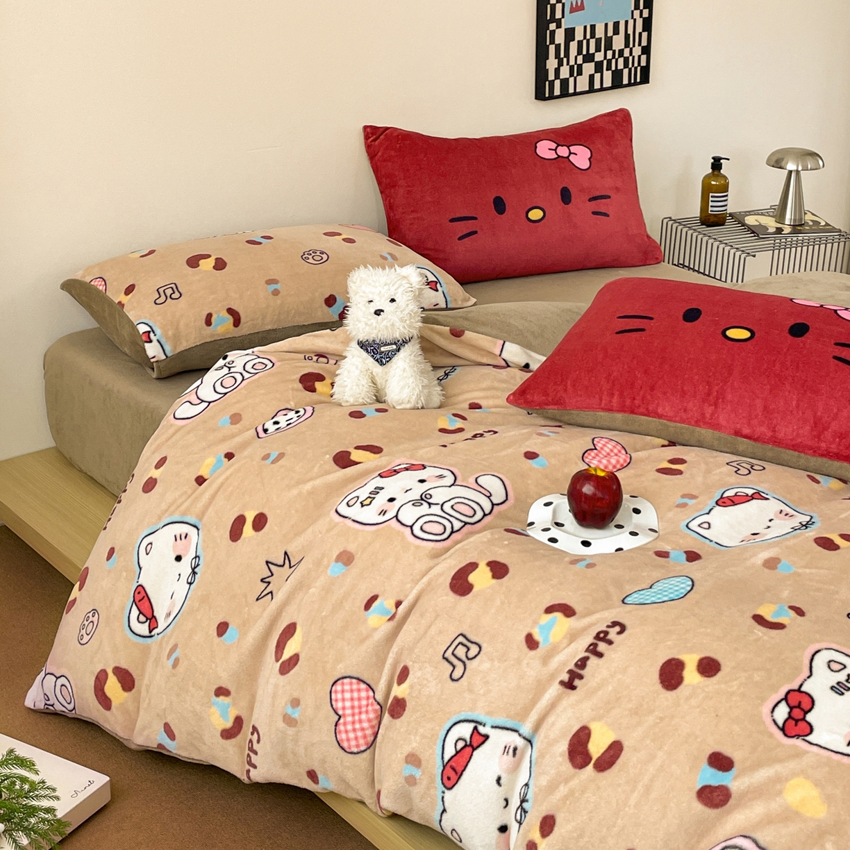 91家纺网 家纺一手货源 找家纺 摩妮卡 2025新款牛奶绒枕套混搭卡通复古床盖四件套 豹纹小猫